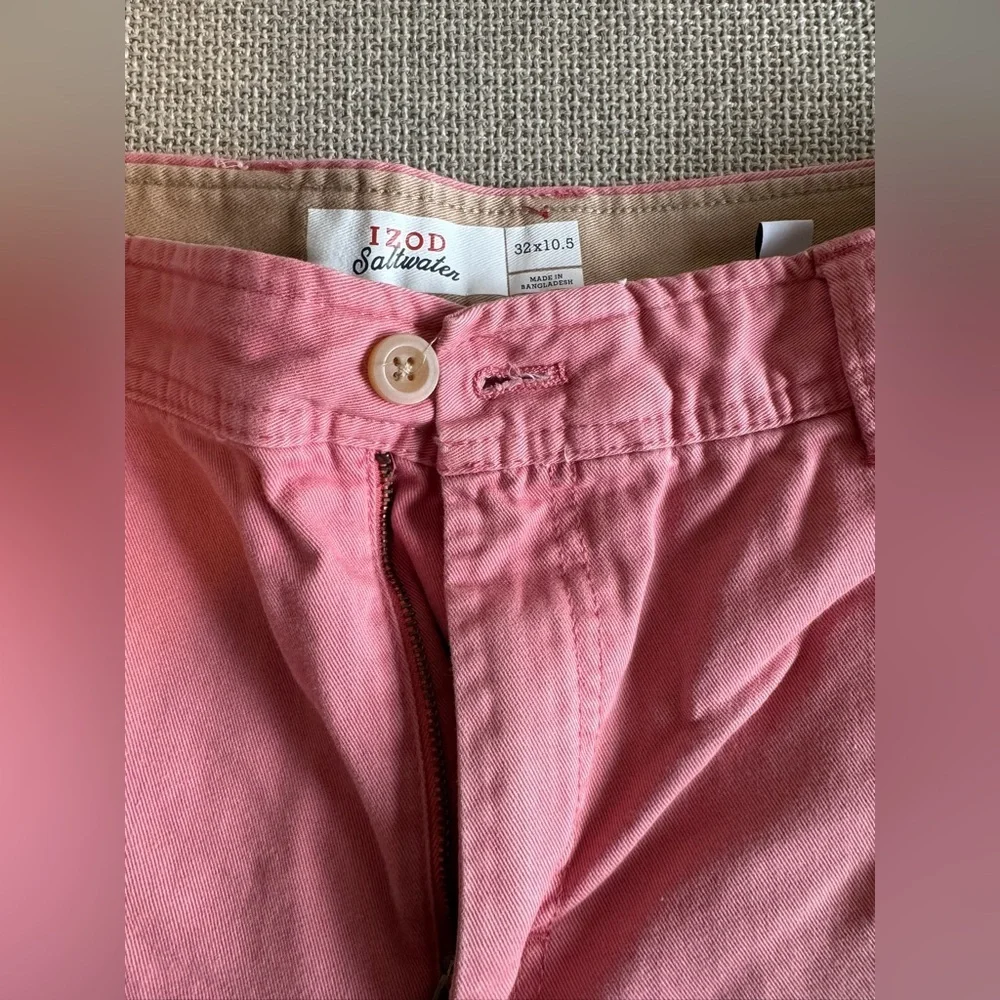 Izod Men's Salmon Flat Front Shorts - Picture 3 of 6